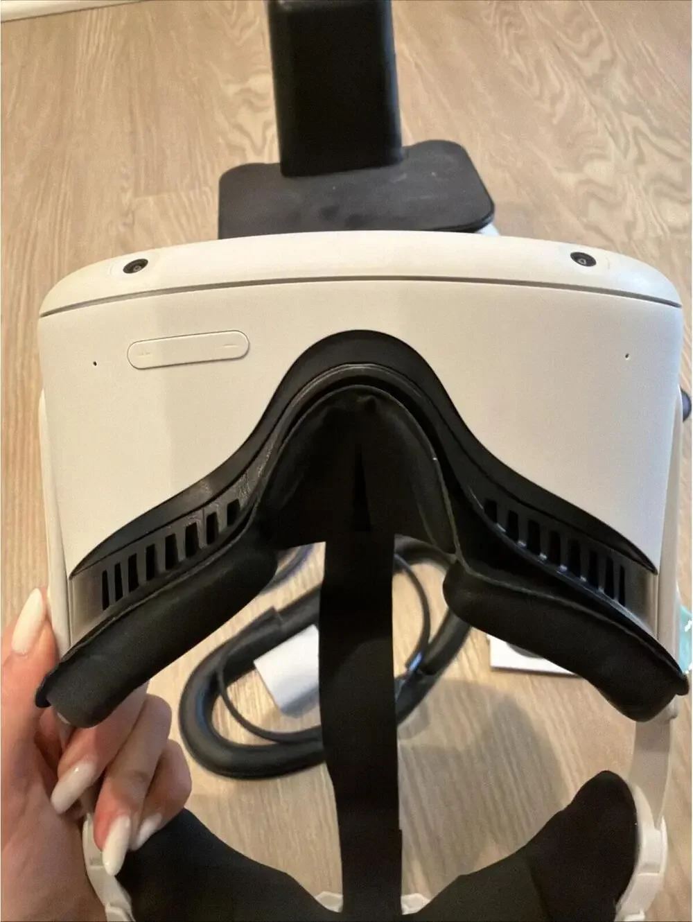 Meta Quest 2 VR Headset 128GB (w/controllers,stand,with replaceable protection)